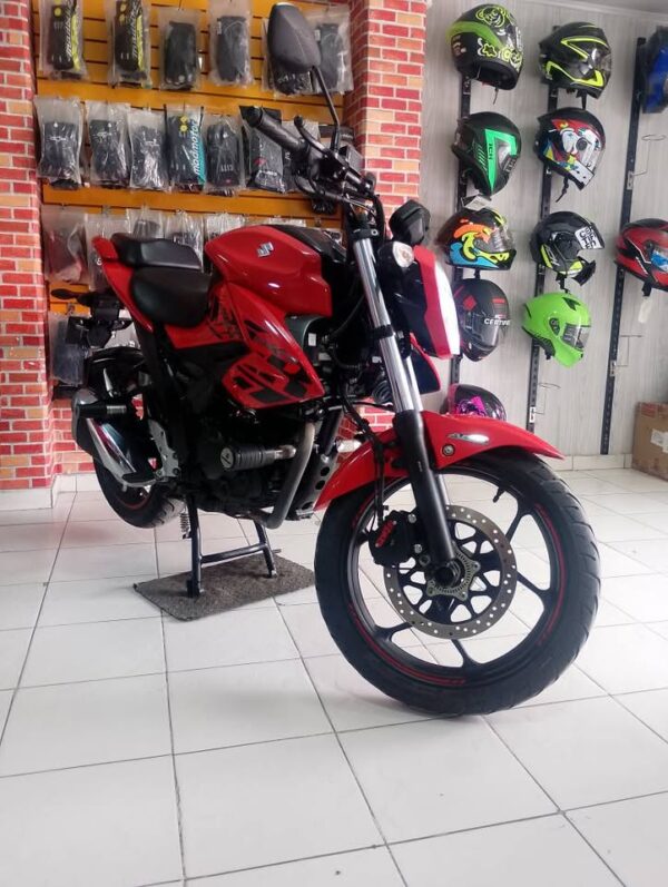 Suzuki Gixxer 150 FI ABS Modelo 2023 - Image 8