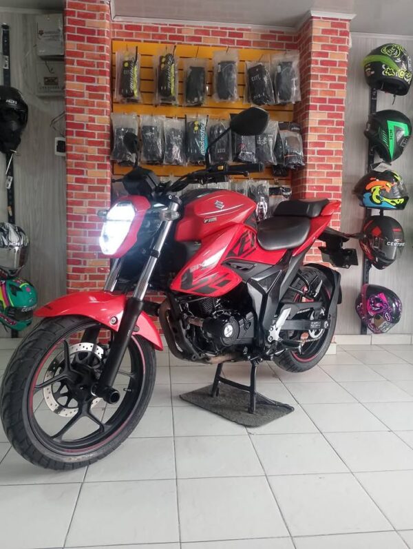 Suzuki Gixxer 150 FI ABS Modelo 2023 - Image 6