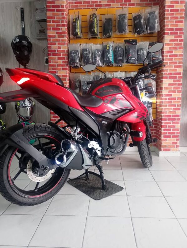 Suzuki Gixxer 150 FI ABS Modelo 2023 - Image 2