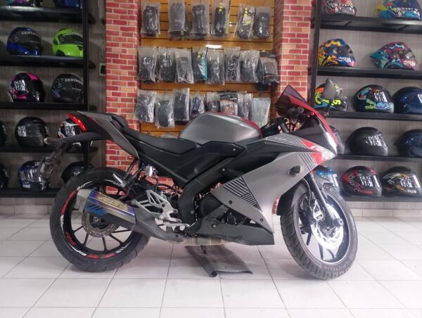 Yamaha R15 V3 FI ABS Modelo 2022 – Único dueño, excelente estado - Image 8