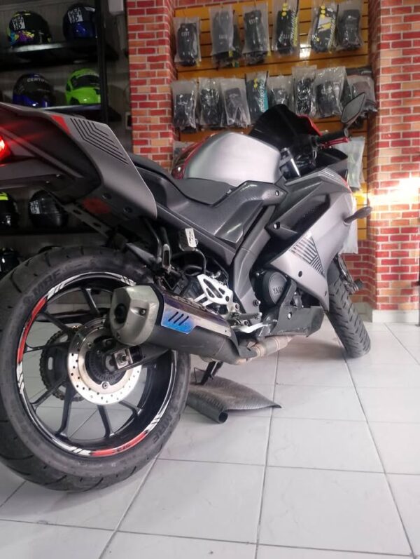 Yamaha R15 V3 FI ABS Modelo 2022 – Único dueño, excelente estado - Image 4