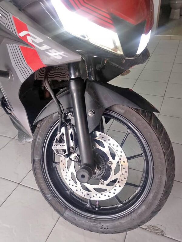 Yamaha R15 V3 FI ABS Modelo 2022 – Único dueño, excelente estado - Image 2