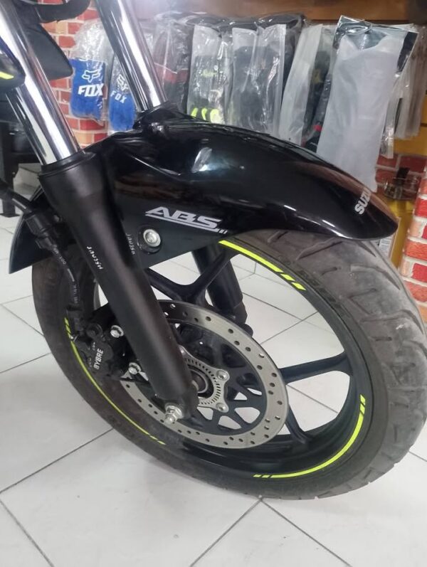 Suzuki Gixxer 150 FI ABS Modelo 2026 – Con garantía y muy pocos kilómetros - Image 7