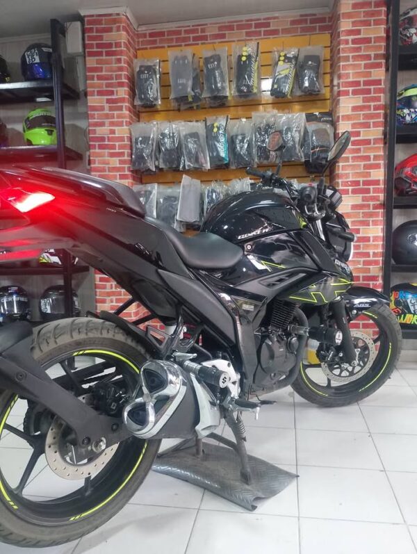 Suzuki Gixxer 150 FI ABS Modelo 2026 – Con garantía y muy pocos kilómetros - Image 8
