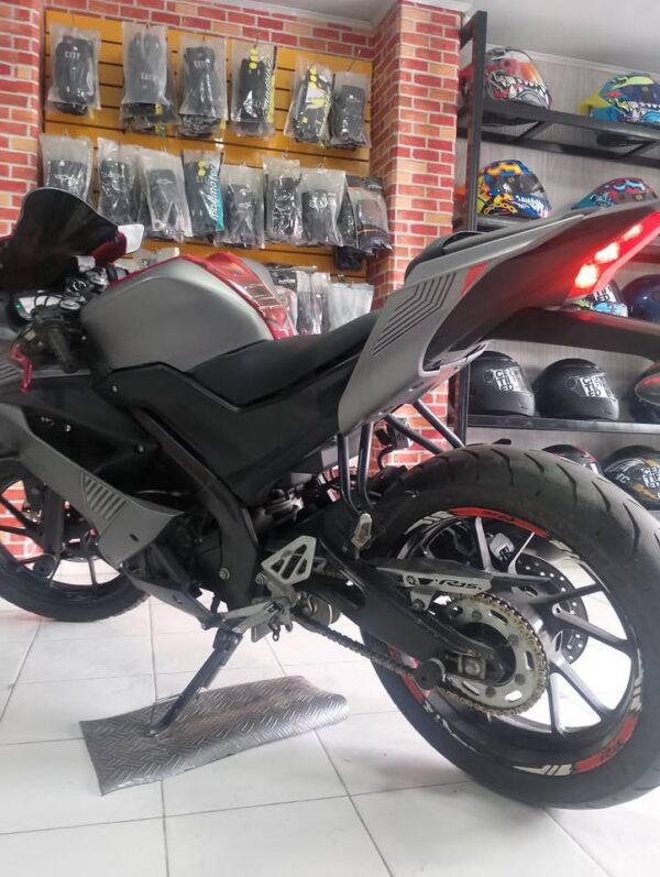 Yamaha R15 V3 FI ABS Modelo 2022 – Único dueño, excelente estado - Image 3