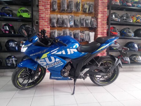 Suzuki Gixxer SF 250 Modelo 2024 – Excelente estado, único dueño