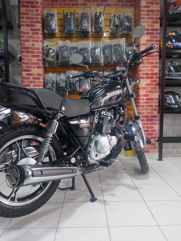 Suzuki GN 125 Modelo 2025 - Image 3
