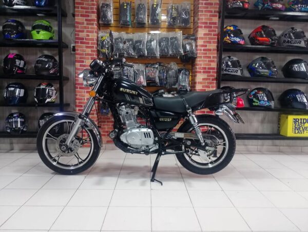 Suzuki GN 125 Modelo 2025