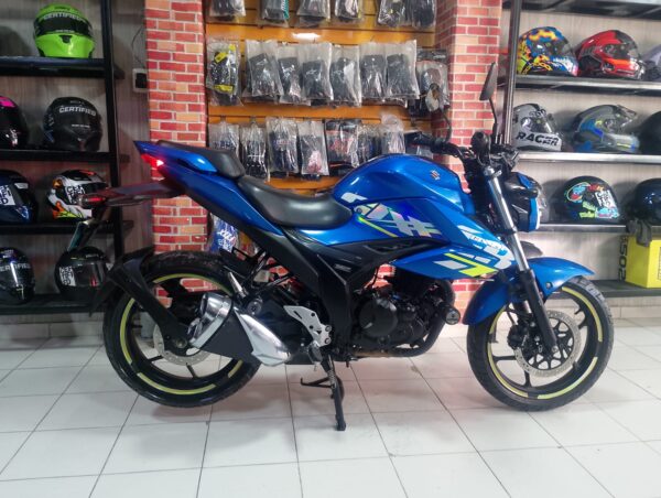 Suzuki Gixxer FI 150 Modelo 2023 - Image 2