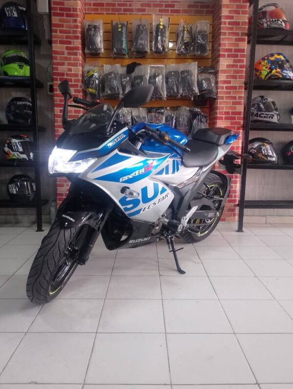 Suzuki Gixxer SF 250 Modelo 2024 - Image 3