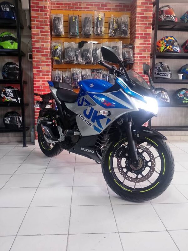 Suzuki Gixxer SF 250 Modelo 2024 - Image 2