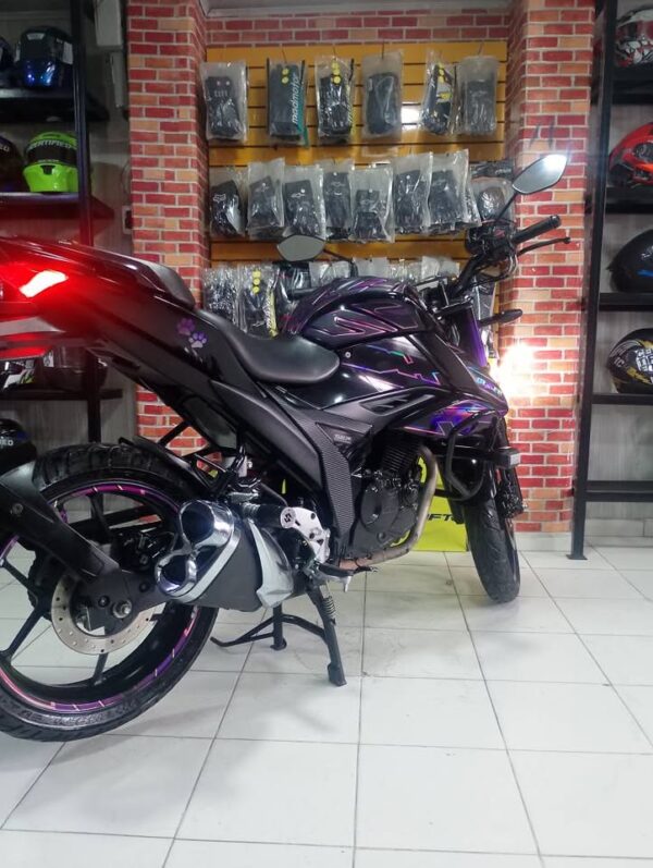 Suzuki Gixxer 150 FI ABS Modelo 2025 - Image 5