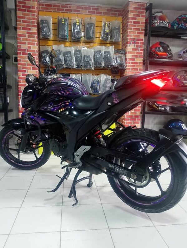 Suzuki Gixxer 150 FI ABS Modelo 2025 - Image 4