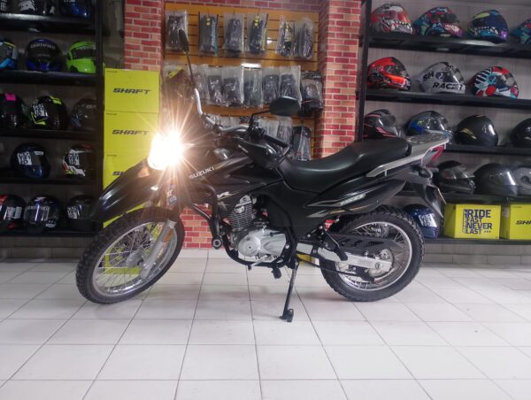 Suzuki DR 150 FI Modelo 2025
