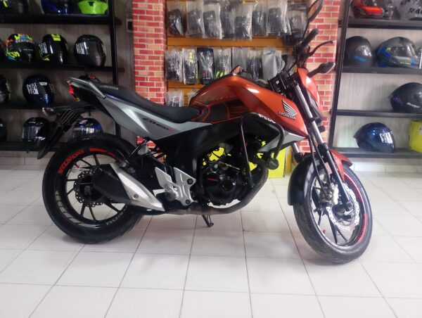 Honda CB 160 DLX Modelo 2019 - Image 2