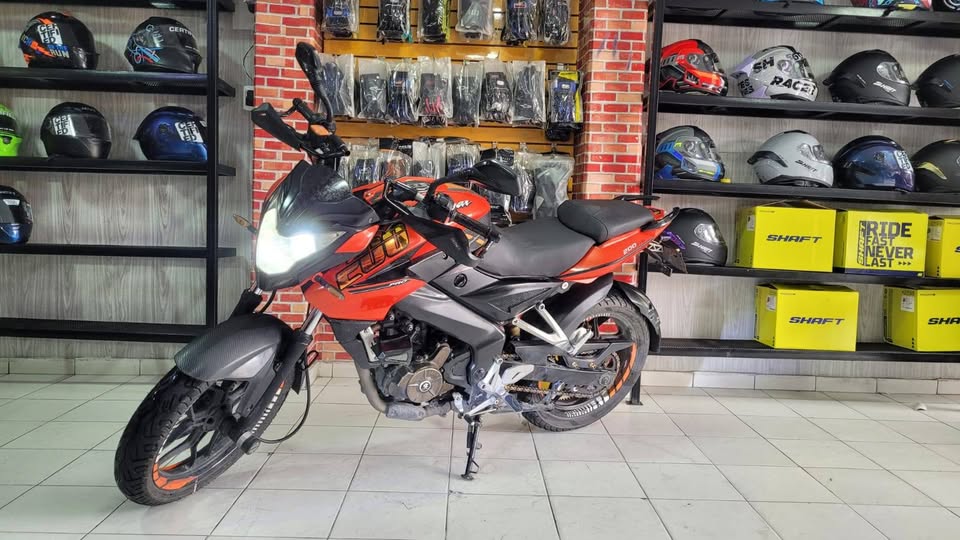 Pulsar 200 NS modelo 2016 en venta – Excelente estado - Image 5