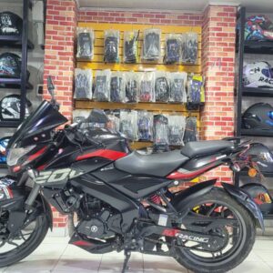 Pulsar NS 200 FI modelo 2025 en venta – Potencia, diseño y garantía vigente