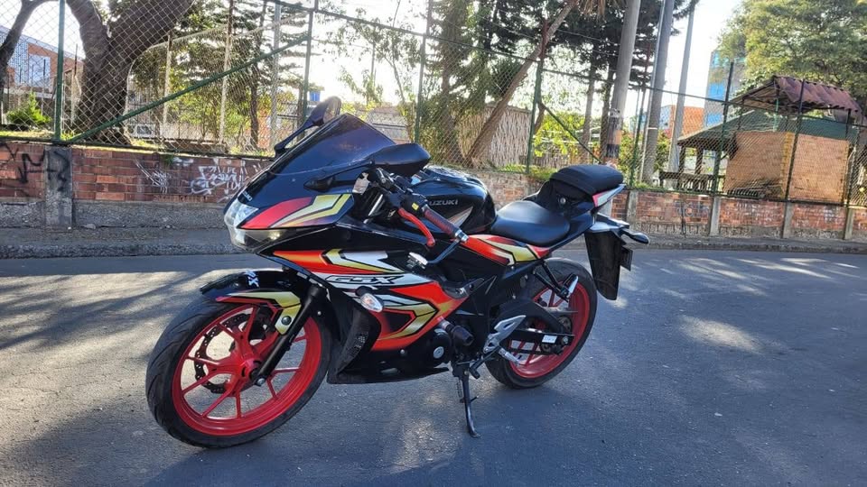 Suzuki GSXR 150 modelo 2022 en venta – Potencia y estilo deportivo - Image 4