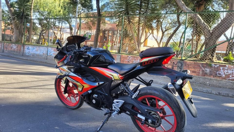 Suzuki GSXR 150 modelo 2022 en venta – Potencia y estilo deportivo